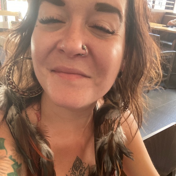 Meet your Posher, Alicia - Picture 1 of 1